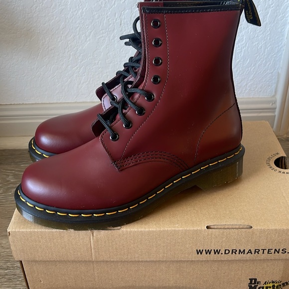Dr Martens - 1460s - Picture 2 of 7